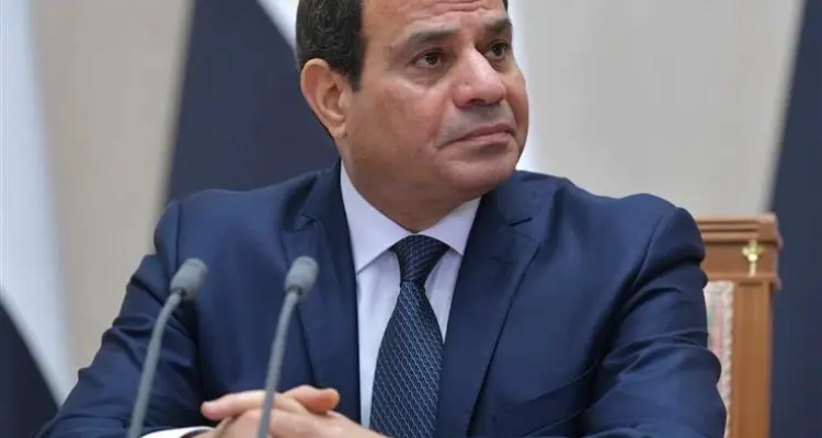 رئيس مصر يمدد حالة الطوارئ في البلاد لـ 3 أشهر.. ومدبولي يصدر قراراً بحظر التجوال بشمال سيناء: أخبار