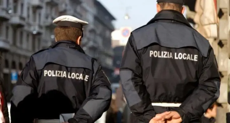 القبض على كاهن إيطالي اشترى بتبرعات الزوار مخدراً لفعل الفاحشة في حفلات مشبوهة مع زملائه: أخبار