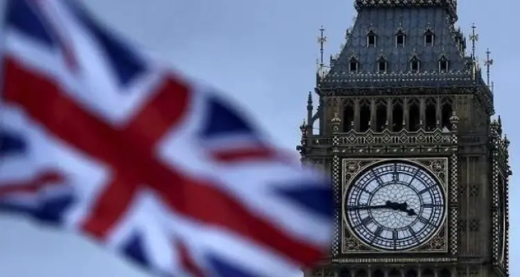 بريطانيا وأمريكا تبدءان سحب رعاياهما وعائلات الدبلوماسيين من أوكرانيا وكييف تصدر بياناً: أخبار