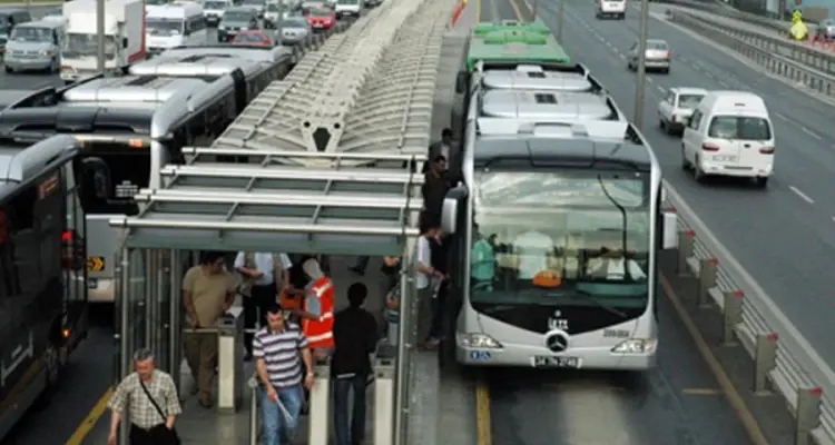 "مواد متفجرة".. وزير الداخلية التركي يعلن إحباط عملية "إرهابية" في محطة حافلات إسطنبول: أخبار