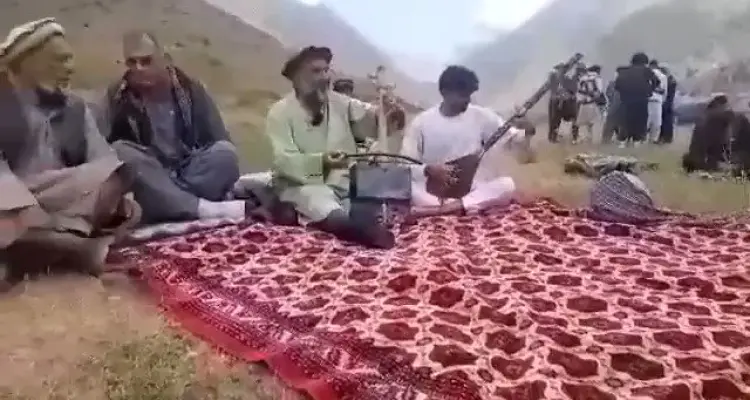 وسائل إعلام أفغانية: طالبان تقتل مغنٍ محلي شهير ونجله يتحدث عن التفاصيل (فيديو): أخبار