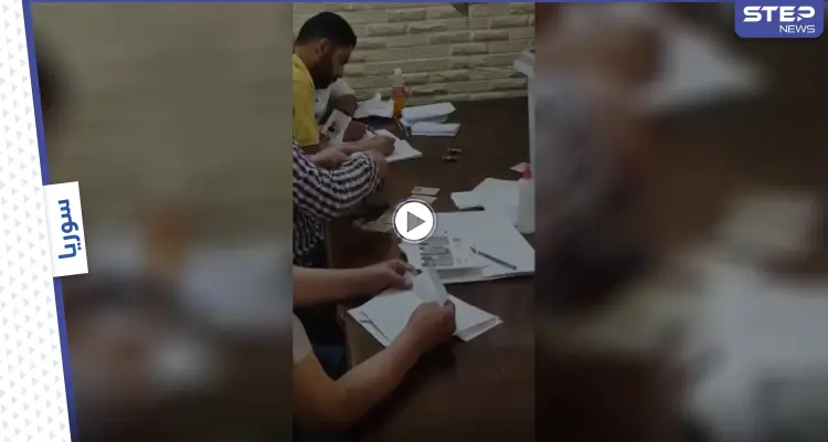 بالفيديو || "نحنا مننتخب عنك".. فضيحة تزوير علني في إحدى مراكز الاقتراع في سوريا: أخبار