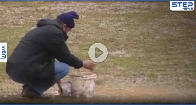 بالفيديو|| تنشيف المعلب بالإسفنجة.. مباراة كرة قدم في طرطوس تُلعب في الوحل والجمهور يحاول إنقاذ الموقف: أخبار