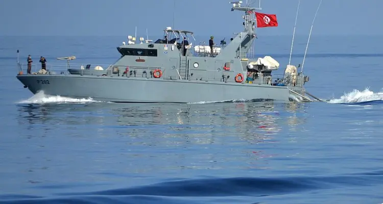 البحرية التونسية تنتشل جثث 6 مهاجرين ومخاوف من غرق نحو 30 آخرين قبالة سواحلها: أخبار