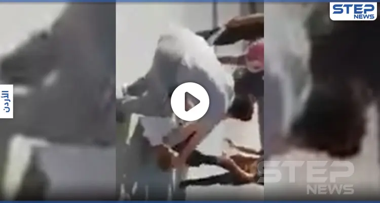 بالفيديو|| بالسيوف والسحل.. مصري يتعرض لضربٍ وحشي في الأردن ومطالبات بمحاسبة المعتدين: أخبار