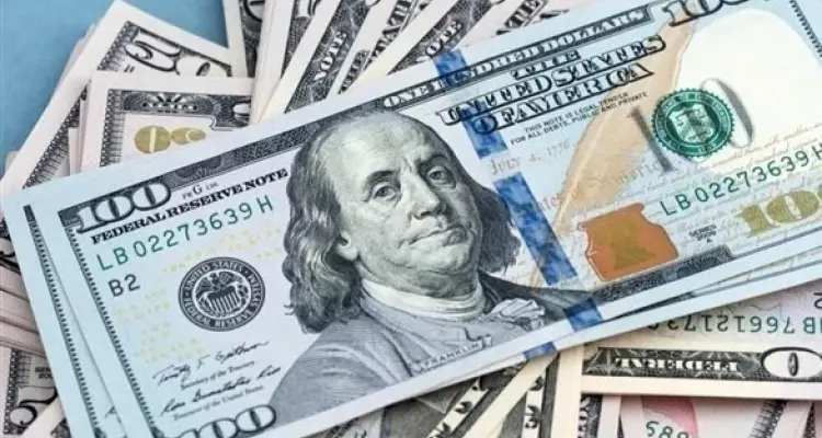 الدولار الأمريكي يرتفع ويسجّل أعلى مستوى منذ عام بسبب ارتفاع عوائد سندات الخزانة الأمريكية: أخبار