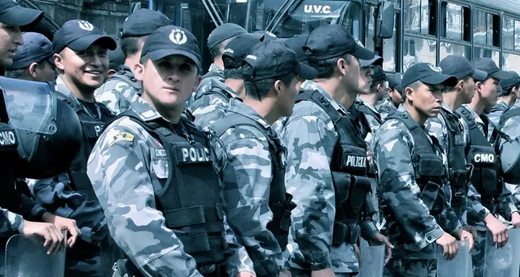 سقوط 50 قتيلاً على الأقل خلال تمرّد في ثلاثة سجون بالإكوادور: أخبار