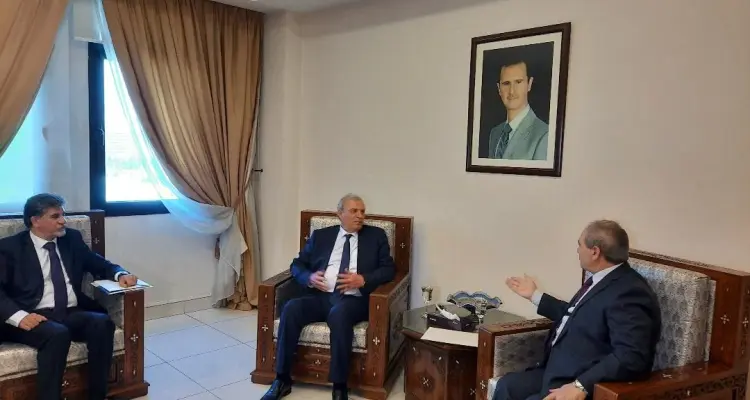 وفد من حركة فتح في دمشق يوصل رسالة عباس للأسد: أخبار