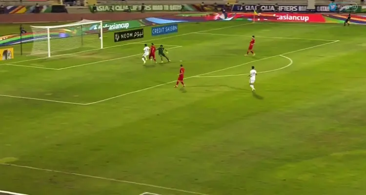 بالفيديو|| بهدف غريب.. انتهاء مباراة سوريا والإمارات وإبراهيم عالمة تسبب بهدف ترك منتخبه بذيل الترتيب: أخبار