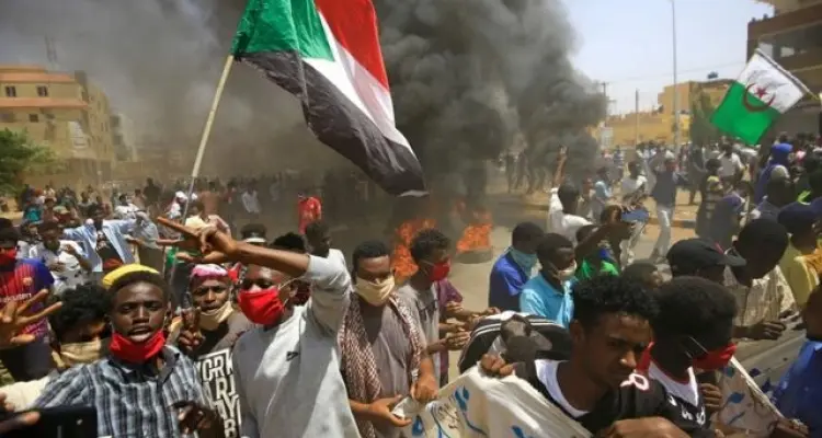 لجنة أطباء السودان تكشف عدد قتلى وجرحى الاحتجاجات ومجلس الشيوخ الأمريكي يعلّق على التطورات: أخبار