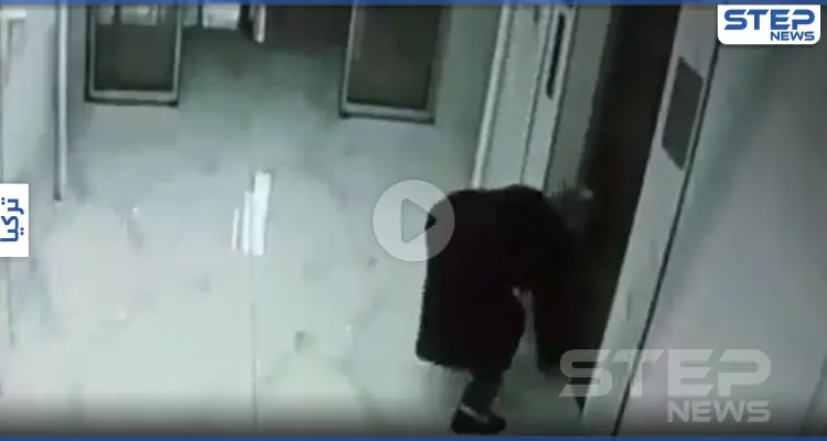 بالفيديو|| امرأة تركية تضع مادة غريبة على أزرار مصعد والشرطة تستنفر..: أخبار