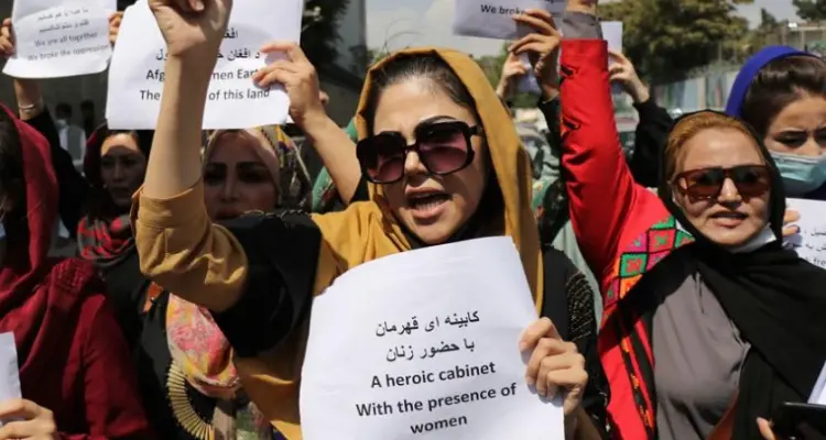 مسلحو طالبان يواجهون تظاهرة في كابل بالقوة ويفرّقونها بقنابل الغاز: أخبار