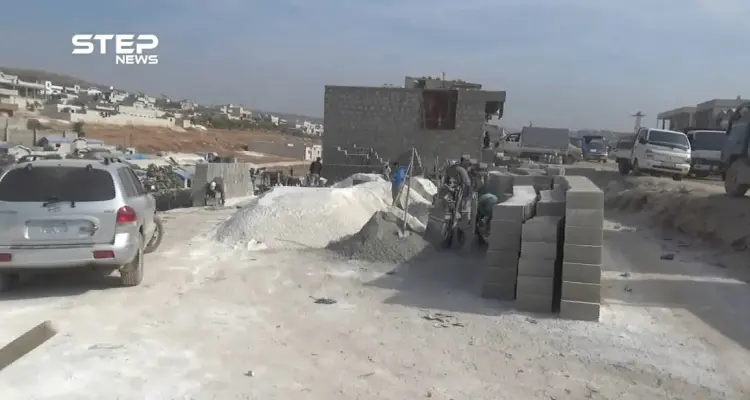 غلاء المحروقات واستمرارية القصف والنزوح يتسبب بغلاء مواد البناء والأسمنت وازدياد معاناة الأهالي في الشمال السوري: أخبار