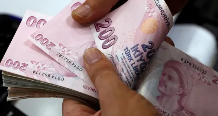 الليرة التركية تنهار أمام الدولار إلى مستوى تاريخي بعد قرار للبنك المركزي: أخبار