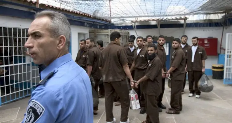 استمرار الحوار مع إدارة السجون الإسرائيلية وأسرى فلسطينيون يؤجلون إضرابهم المفتوح: أخبار