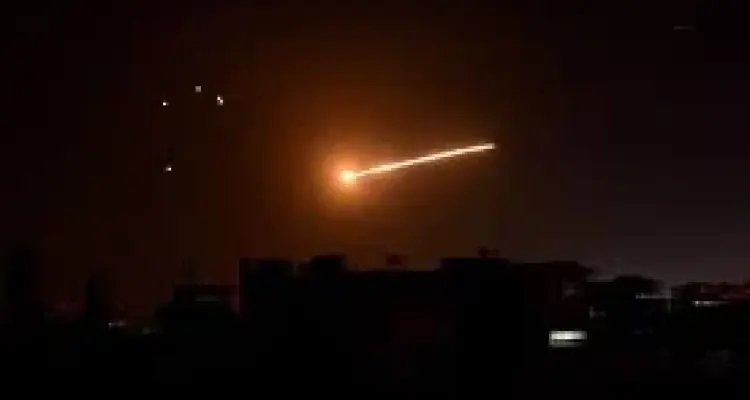 الدفاعات الجوية السورية تتصدى لعدوان إسرائيلي في سماء حلب: أخبار