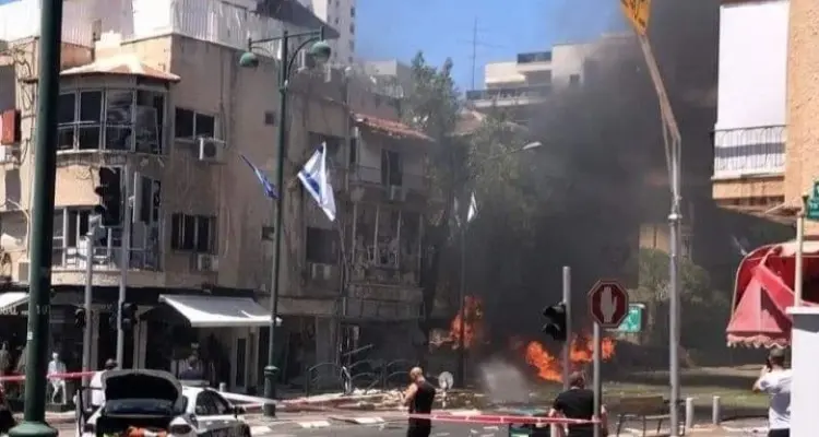 بالفيديو|| اندلاع حرائق وسقوط ضحايا إسرائيليين جراء القصف الصاروخي على تل أبيب: أخبار