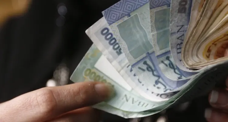 لبنان.. قرار من سلامة يتسبب بانهيار "غير متوقع" في العملة: أخبار