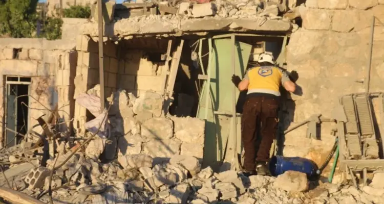 طيران النظام الحربي والمروحي يرتكبان مجزرة بحق المدنيين في ريف إدلب: أخبار