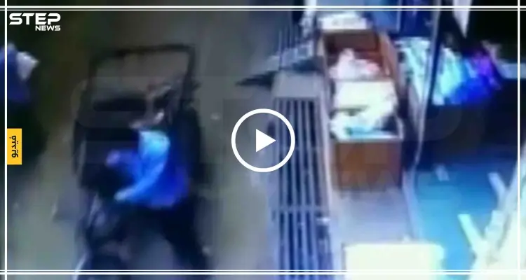 نجاة طفلٍ سقط من الطابق الثاني.. وصفه الأهالي بالـ "معجزة" (فيديو): أخبار