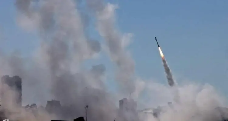 بالفيديو || صواريخ تستهدف مستوطنة إسرائيلية قرب الحدود مع لبنان وإسرائيل ترد: أخبار