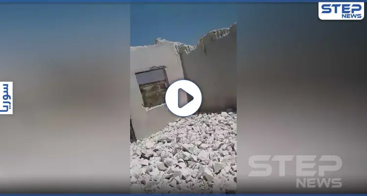 بالفيديو|| مشاهد لهدم قوات النظام السوري المنازل السكنية بريف إدلب الجنوبي وسرقة الحديد والحجارة منها: أخبار