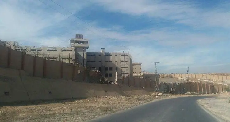 توتر وإغلاق طرقات من قبل تحرير الشام بسبب هروب العشرات من سجن إدلب: أخبار