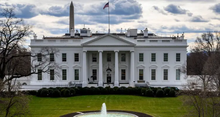 البيت الأبيض يوجّه دعوة رسميّة لـ الرئيس الأفغاني للقاء بايدن.. إليك موعد اللقاء وأجندته المطروحة: أخبار