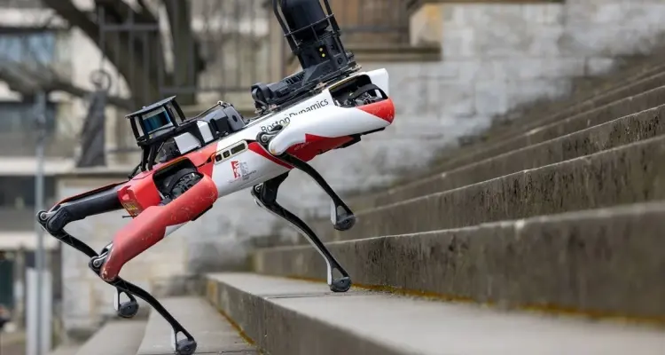 الجيش البريطاني يجنّد "كلب آلي" إضافةً إلى الكلاب البوليسية ضمن صفوفه: أخبار