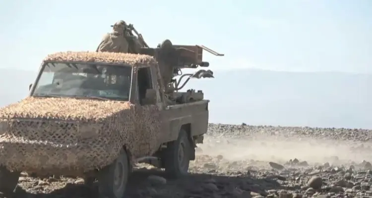 بعد مقتل العشرات من جماعة الحوثي.. الأخيرة تستهدف مدينة مأرب بصاروخٍ باليستي: أخبار