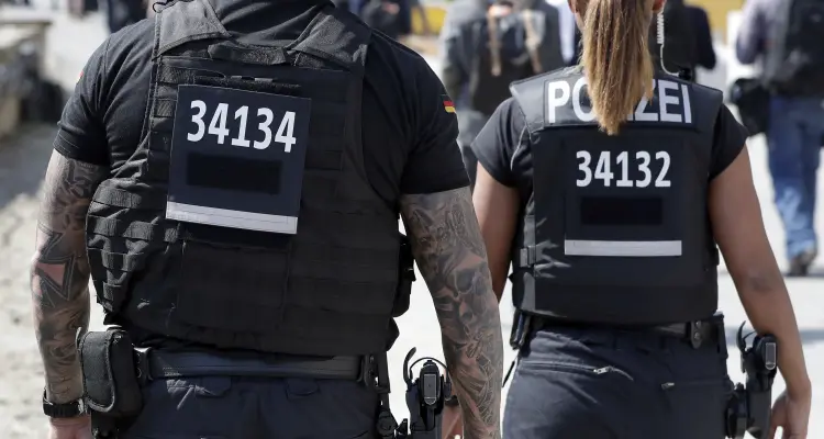 الشرطة الألمانية تعلن إغلاق واحدة من أكبر المنصات الإباحية للأطفال على الشبكة المظلمة في العالم.. وتكشف تفاصيلاً عنها: أخبار