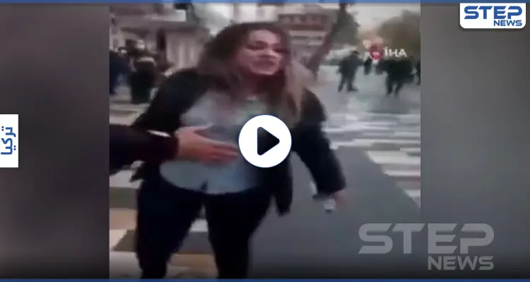 بالفيديو||مشاجرة ومشادة كلامية حادة بين فتاة تركية وعناصر الشرطة بأحد شوارع مدينة قهرمان مرعش: أخبار