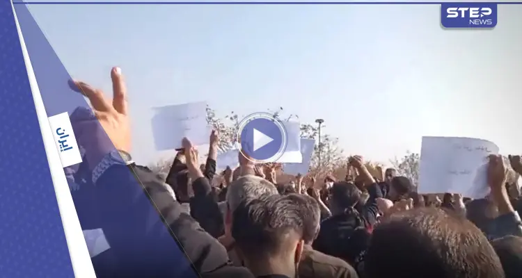 بالفيديو|| في ذكرى أربعين مهسا أميني.. محتجون يسيرون إلى ضريحها متحدين السلطات: أخبار