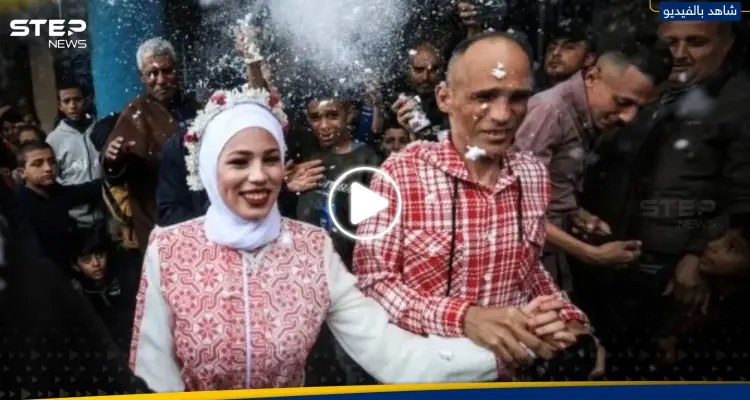 تحت نيران القصف الإسرائيلي.. شاهد حفل زفاف لنازحين داخل مدرسة في غزة (صور+ فيديو): أخبار