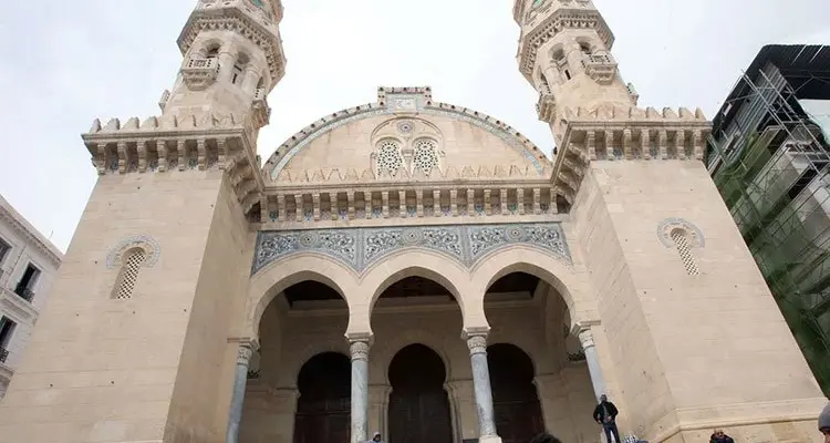 كتم صوت الصلاة في السعودية يثير الجدل ومتابعون يطالبون بإلغاء القرار: أخبار