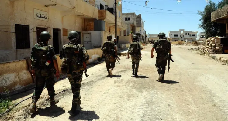 الأمن العسكري في درعا يداهم منزل أحد القياديين المهجرين إلى الشمال ومسلحون يردون: أخبار