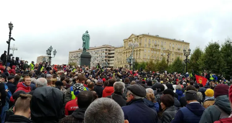 بالفيديو|| مظاهرات في ساحة بوشكين وسط العاصمة الروسية موسكو: أخبار