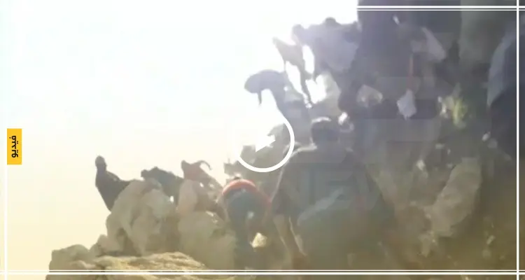 فيديو || بالرصاص الحي .. هيئة "تحرير الشام" تفرّق المتظاهرين قرب معبر باب الهوى شمال إدلب: أخبار