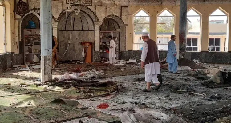 بالفيديو || نحو 100 قتيل.. ارتفاع حصيلة ضحايا تفجير استهدف مسجداً شيعياً شمالي أفغانستان: أخبار