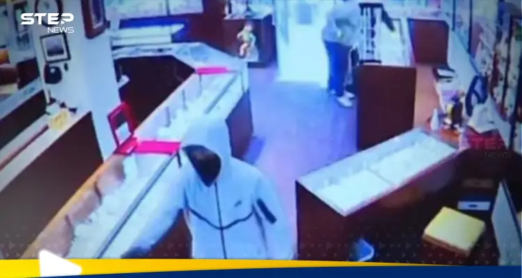 شاهد|| بأقل من دقيقتين.. لصوص يسرقون مجوهرات بـ 2 مليون دولار : أخبار