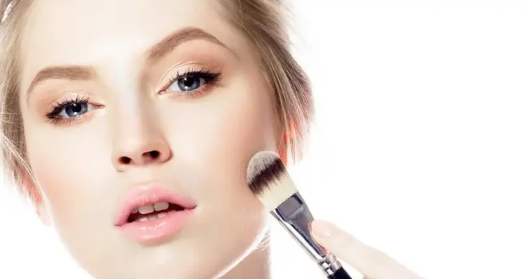 افضل ماركة مكياج ثابت لجميع أنواع البشرة لعام 2020 مع المتوفرة بالأسواق العربية: أخبار