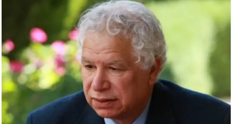 وفاة الشاعر والروائي الفلسطيني مريد البرغوثي: أخبار