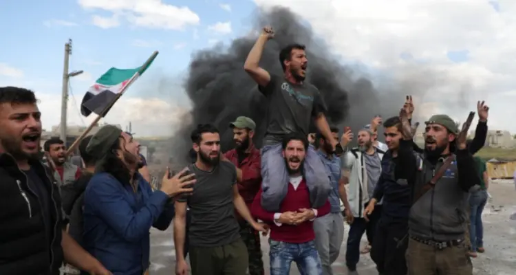 بالفيديو || توتر شمال إدلب بعد إبلاغ "الحزب التركستاني" المدنيين إفراغ منازلهم: أخبار