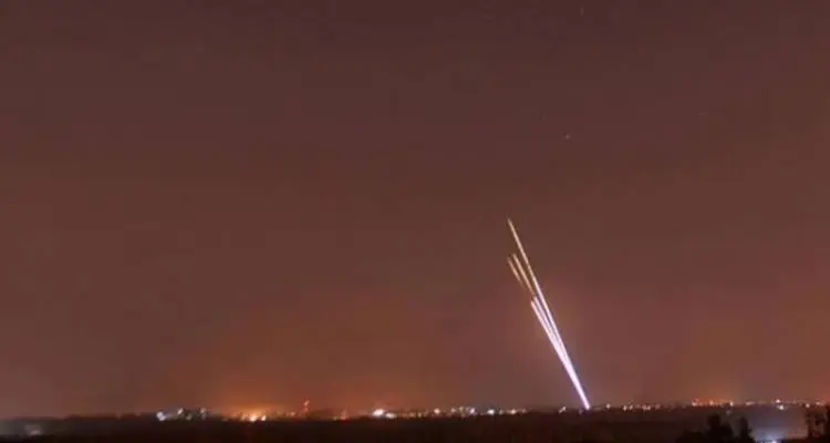 هجوم صاروخي من سوريا على إسرائيل.. والجيش الإسرائيلي يكشف أماكن سقوطها: أخبار