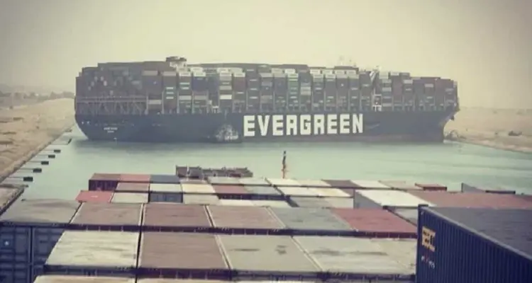 الشركة اليابانية المالكة للسفينة الجانحة في قناة السويس تعلّق على الحادثة: أخبار