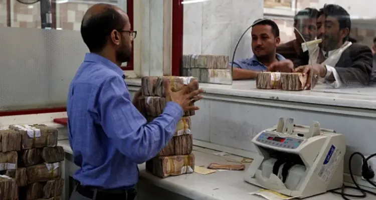 جنوب اليمن يشهد انهياراً اقتصادياً حاداً.. مصادر تكشف الأسباب و4 نقاط من شأنها حل المشكلة: أخبار