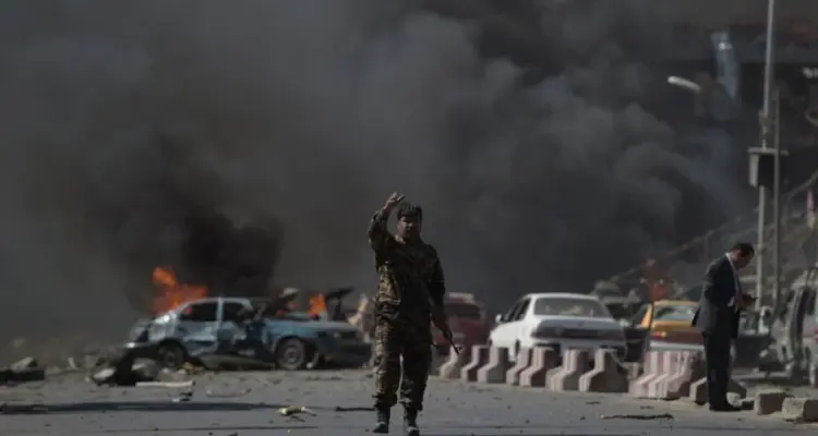 الدفاع الأفغانية تكشف حصيلة صادمة لقتلى طالبان والحركة تصفي موظفين حكوميين شمال كابل: أخبار