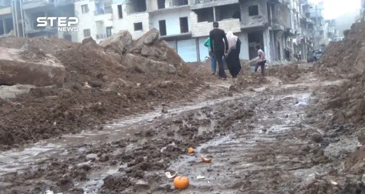 رداءة الطرقات وسط مدينة الرقة تعرقل مرور السيارات وحركة المدنيين: أخبار