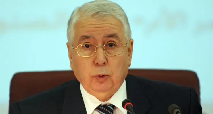 تلقّى تعليمه في جامعة دمشق.. وفاة رئيس عربي سابق بفيروس كورونا: أخبار