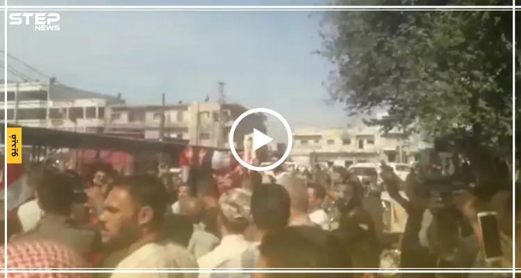 الحماس يدفع بالمئات من الأهالي في الخروج بمسيرات مؤيدة للنظام السوري، شاهد ماذا فعل أهالي منبج: أخبار